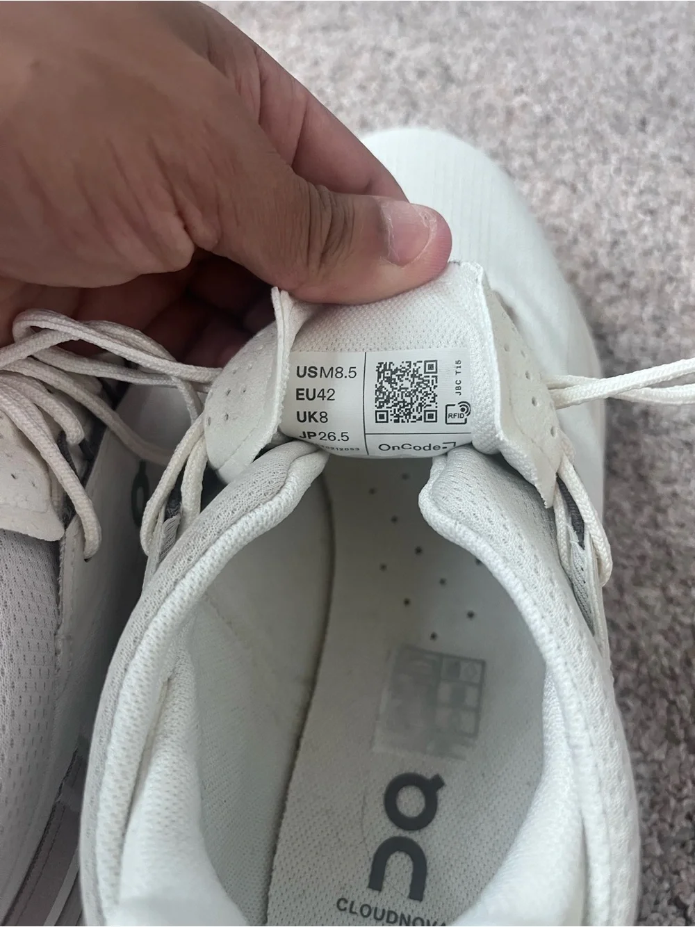 On Shoes Cloudnova 2